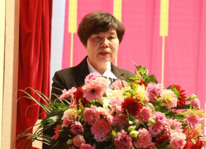 开云官方端网站登录入口-开云online(中国)
第一届党委班子选举大会---徐州市树恩中学总校长薛淑萍同志致开幕辞